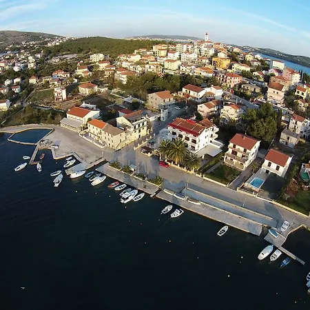 Samac Konukevi