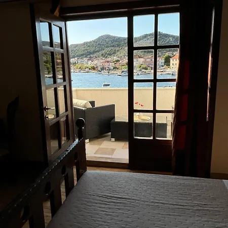 Guest house Samac Seget Vranjica