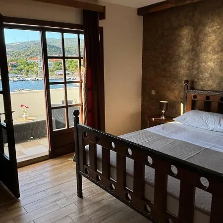 Guest house Samac Seget Vranjica