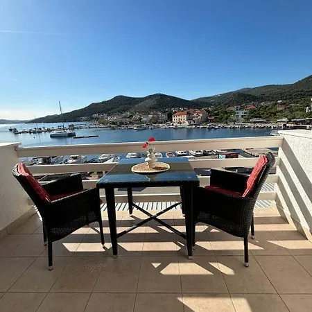 Guest house Samac Seget Vranjica
